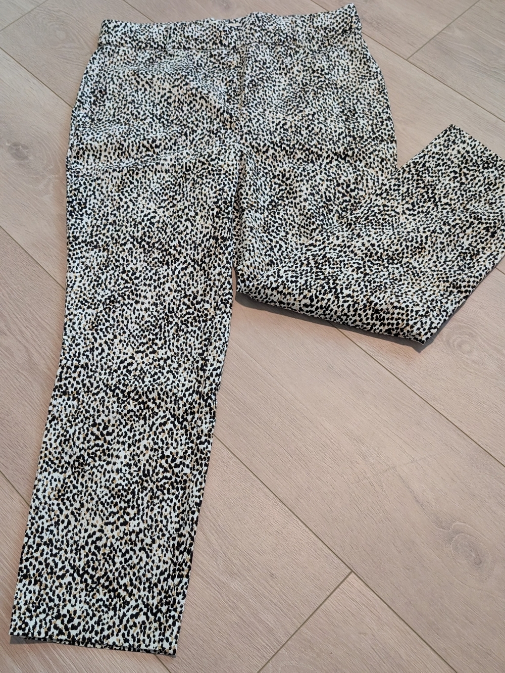 Jules & Leopold Black, White and Tan Leopard Print Top